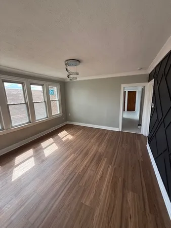 $1,800 | 8204 South Elizabeth Street, Unit 2, Chicago, IL 60620