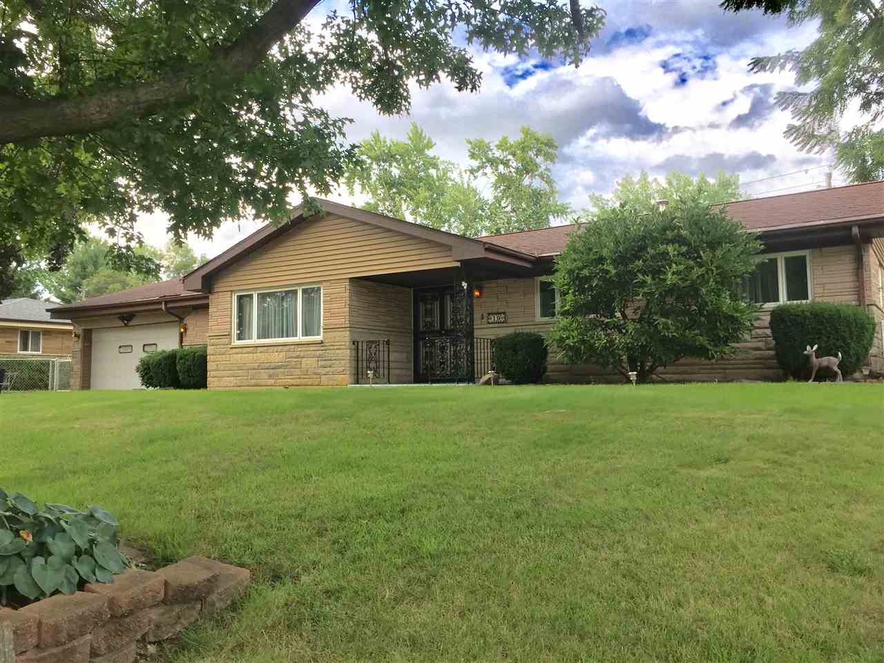 19 Mesa Road Springfield, IL 62702 - Photo 1 of 18