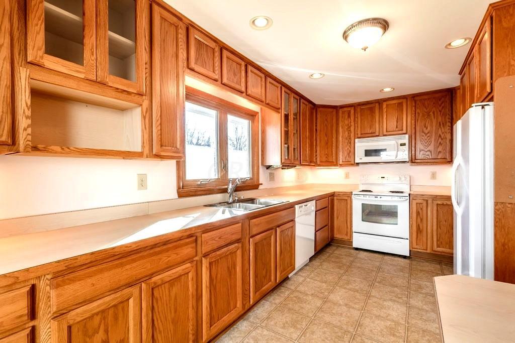 1289 Country Club Road Columbus, OH 43227 - Photo 5 of 31 Gallery Image 5