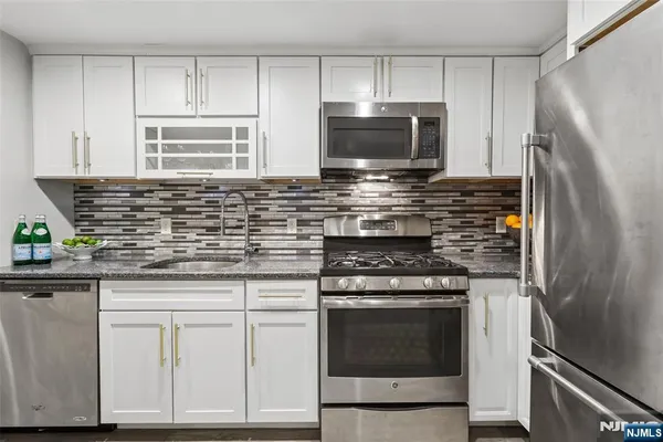 $795,000 | 829 Garden Street, Unit B, Hoboken, NJ 07030