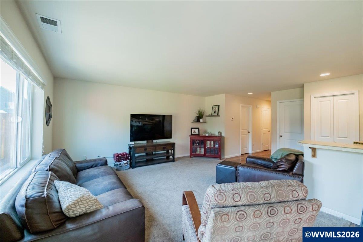 2952 Northwest Persimmon Way Albany, OR 97321 - Photo 3 of 29