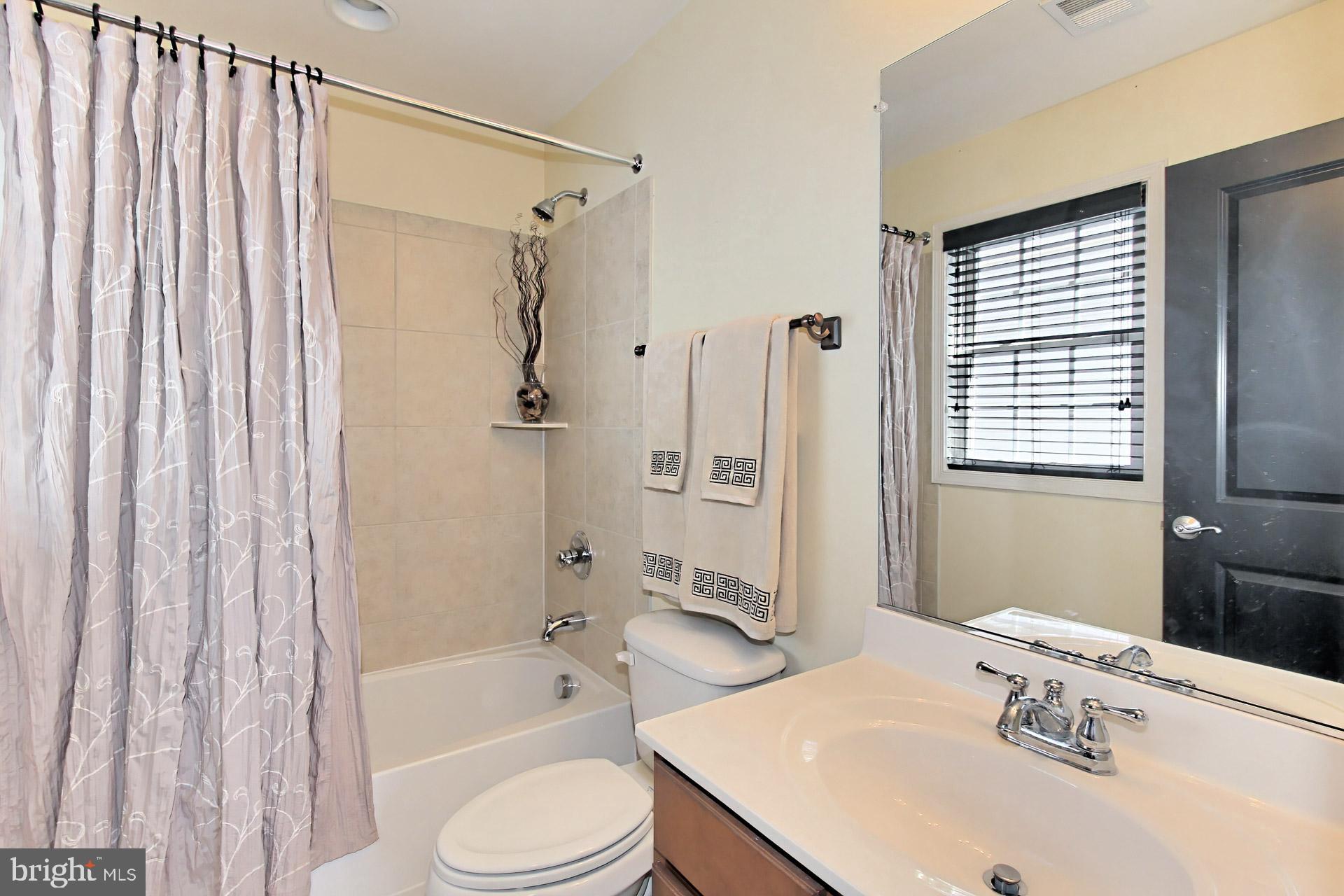 42342 Rising Moon Place Ashburn, VA 20148 - Photo 29 of 70 Gallery Image 29