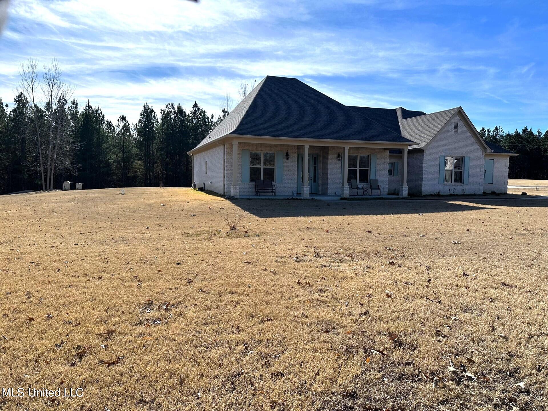 610 Lloyd's Lane Nesbit, MS 38651 - Photo 3 of 32 thumbnail_IMG_3980