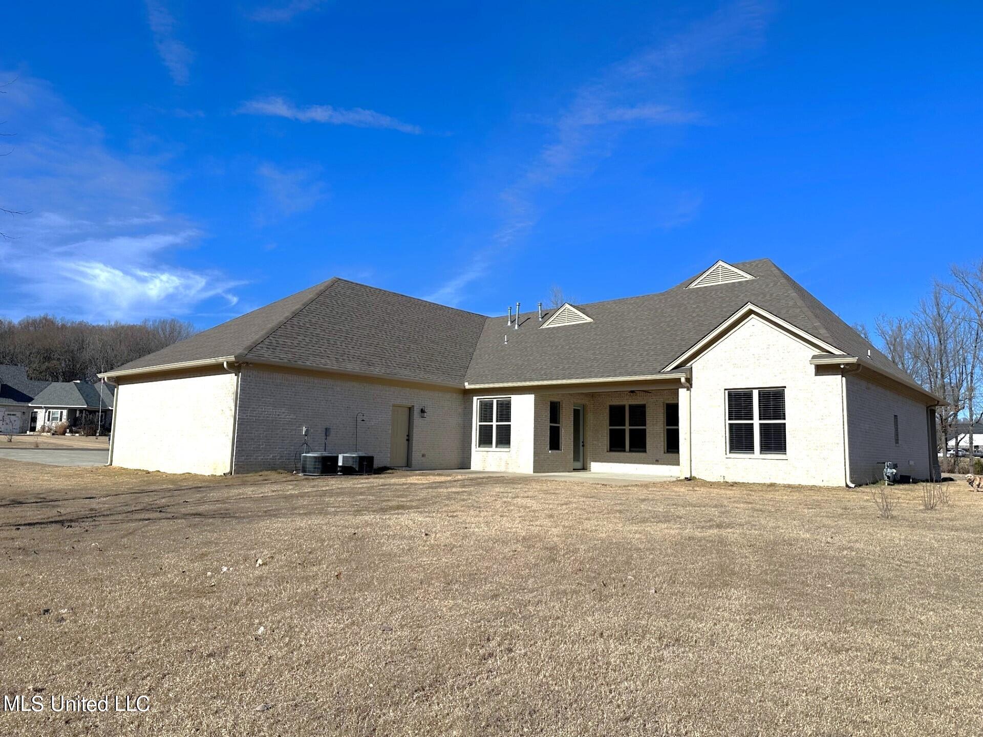 610 Lloyd's Lane Nesbit, MS 38651 - Photo 5 of 32 thumbnail_IMG_3975