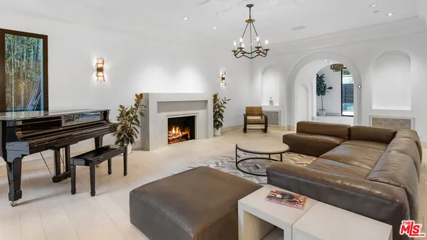 $49,500 | 7801 Hillside Avenue, Los Angeles, CA 90046