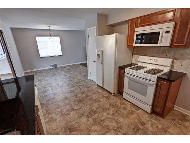 1601 Barrington Road Columbus, OH 43221 - Photo 5 of 24