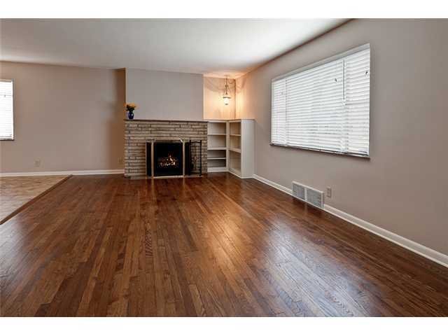 1601 Barrington Road Columbus, OH 43221 - Photo 9 of 24
