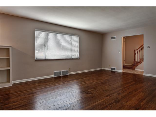 1601 Barrington Road Columbus, OH 43221 - Photo 10 of 24