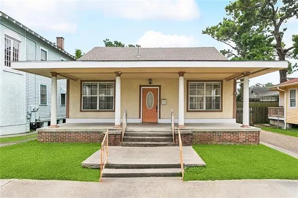 $2,500 | 5830 Willow Street, New Orleans, LA 70115