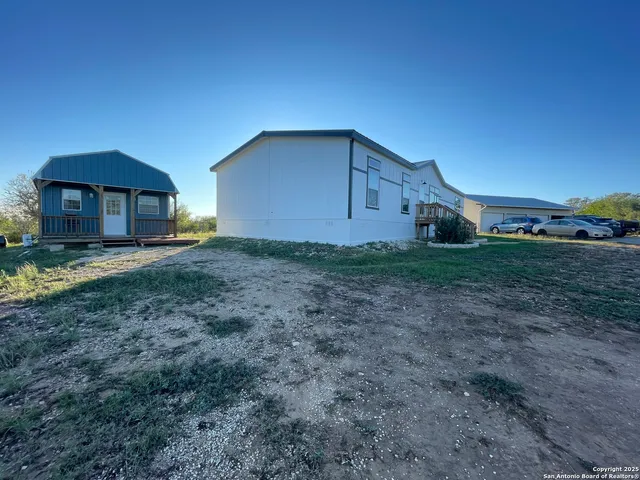 $525,000 | 639 County Road 4614, Hondo, TX 78861