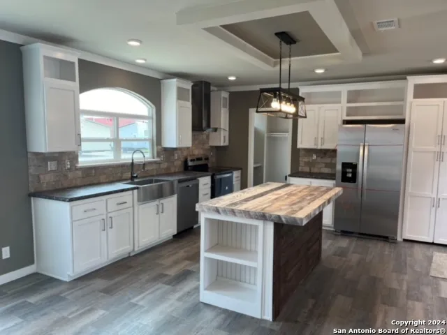 $525,000 | 639 County Road 4614, Hondo, TX 78861