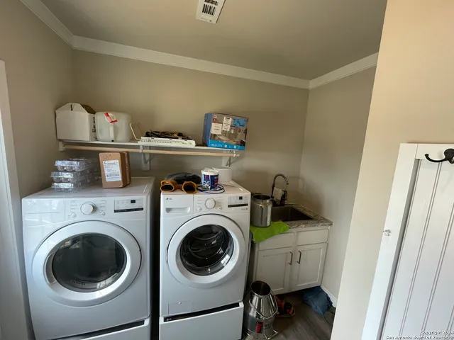 $525,000 | 639 County Road 4614, Hondo, TX 78861