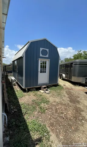 $525,000 | 639 County Road 4614, Hondo, TX 78861