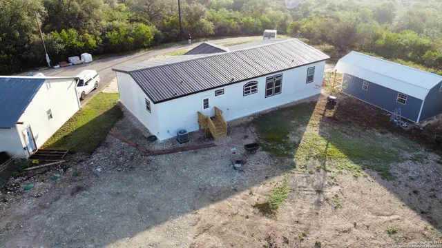 $525,000 | 639 County Road 4614, Hondo, TX 78861