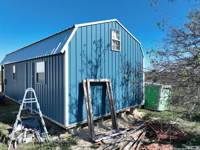 $525,000 | 639 County Road 4614, Hondo, TX 78861