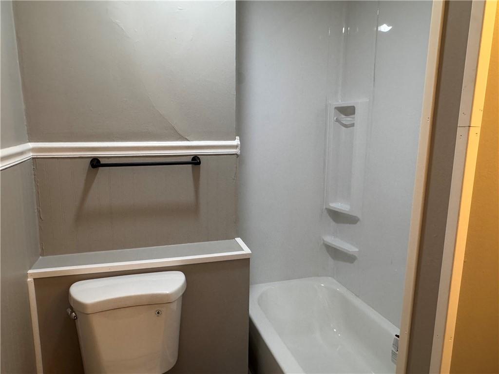 809 Linden Street Sharon, PA 16146 - Photo 16 of 17 a bathroom with a sink and toilet