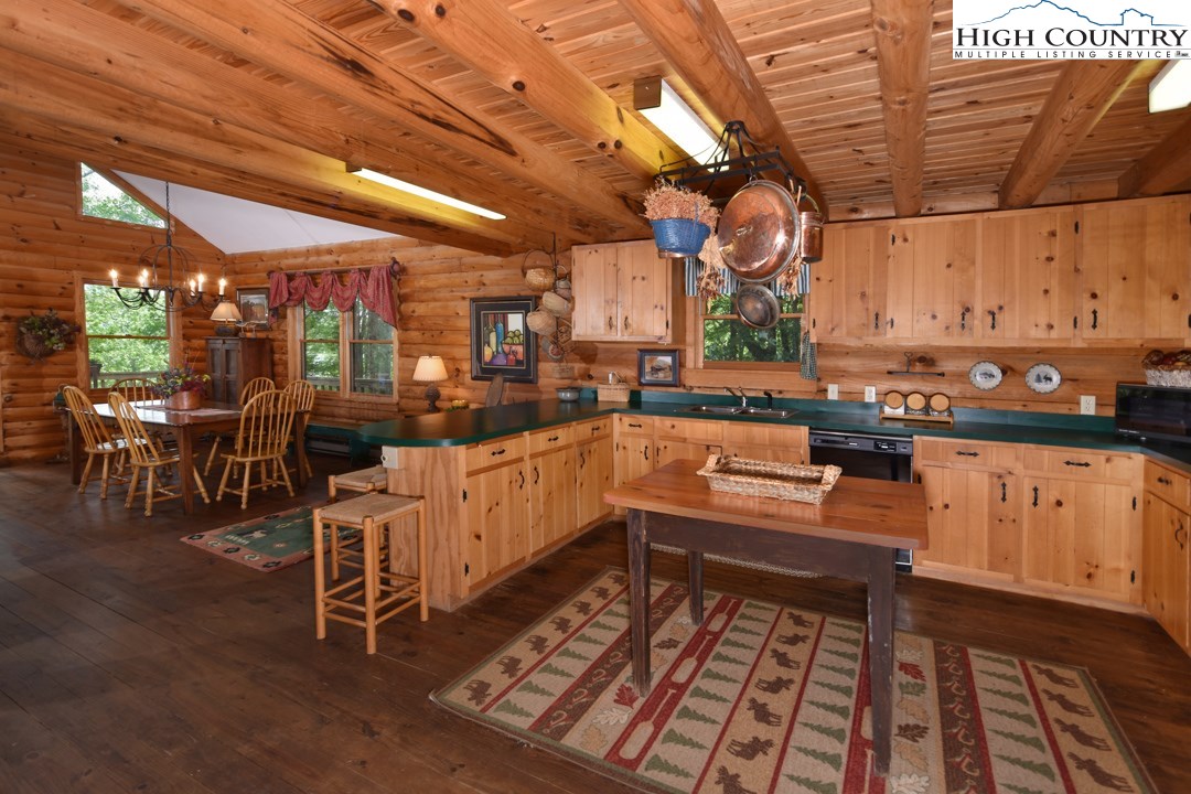 330 Double Knob Road Banner Elk, NC 28604 - Photo 5 of 20 Gallery Image 5