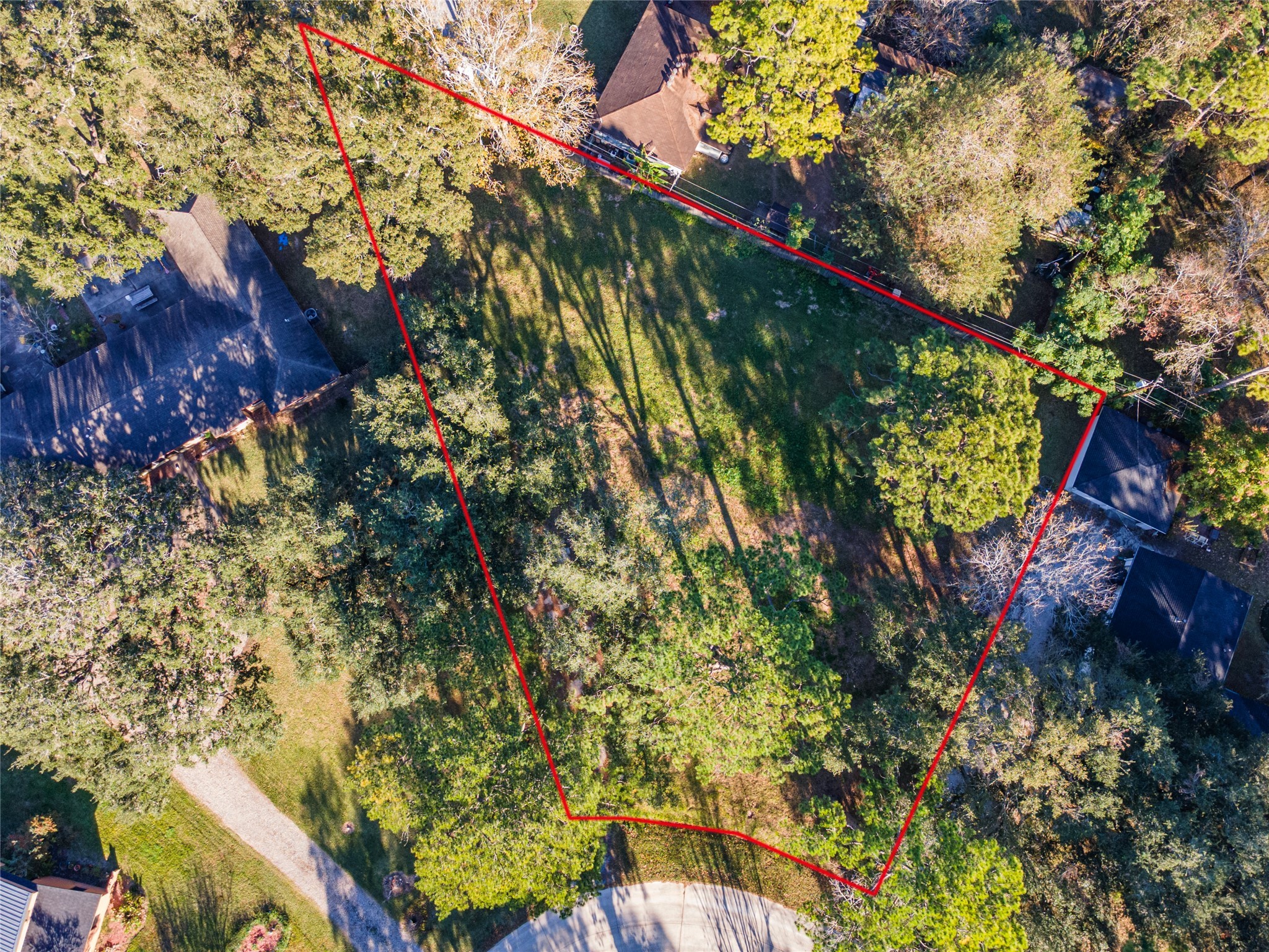 5059 Winding Way Dickinson, TX 77539 - Photo 2 of 13 a view of a garden