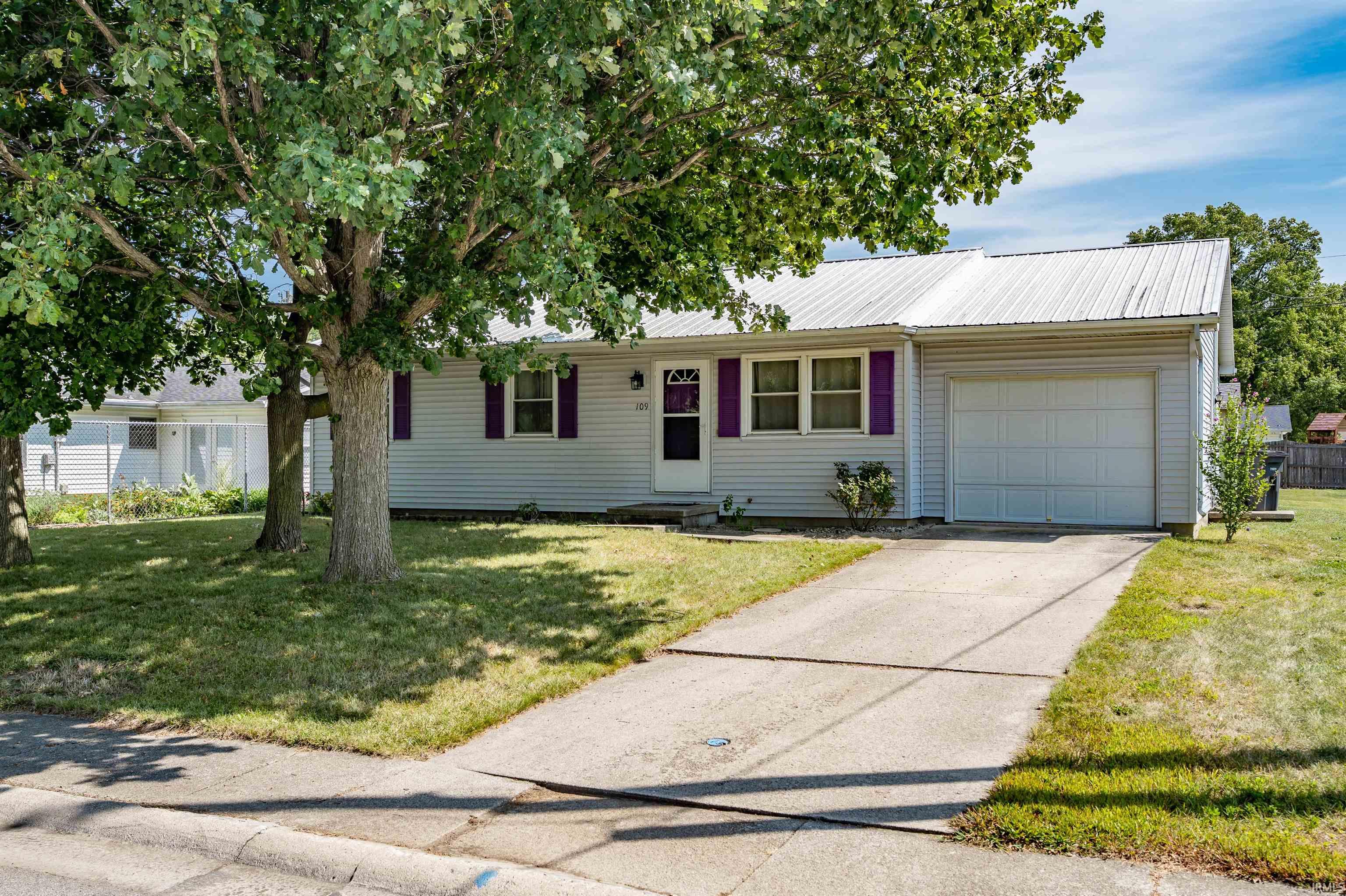 109 Bellmont Boulevard Decatur, IN 46733 - Photo 2 of 28