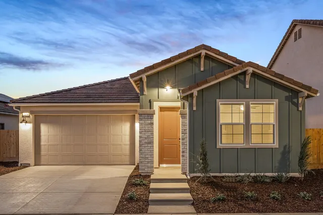 $523,900 | 7138 West Ashcroft Avenue, Fresno, CA 93723