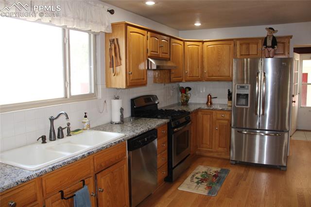 5770 Meridian Road Peyton, CO 80831 - Photo 3 of 36