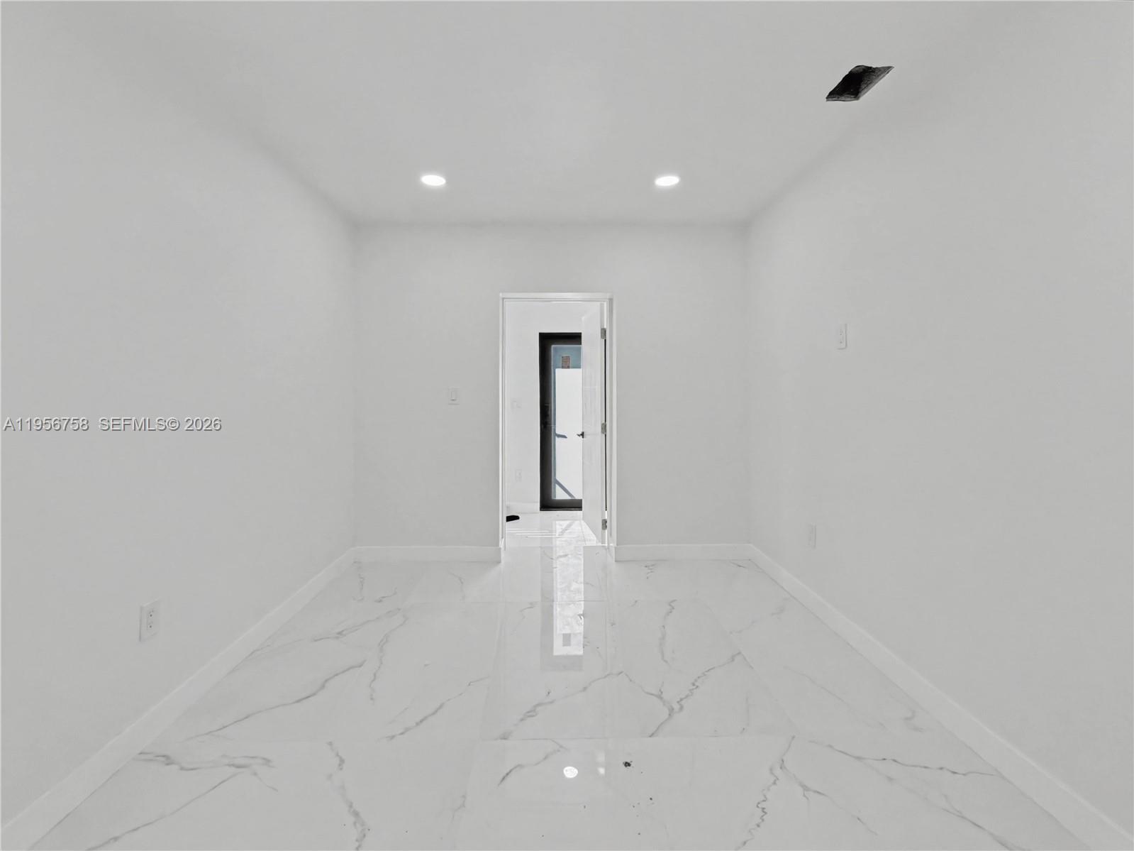 2490 Southwest 17th Street Miami, FL 33145 - Photo 11 of 36
