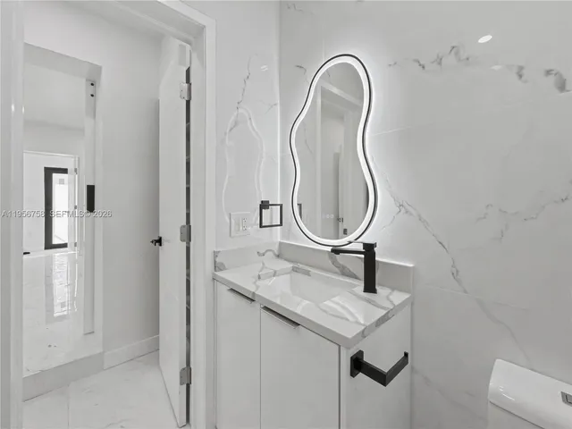 $1,400,000 | 2490 Southwest 17th Street, Miami, FL 33145