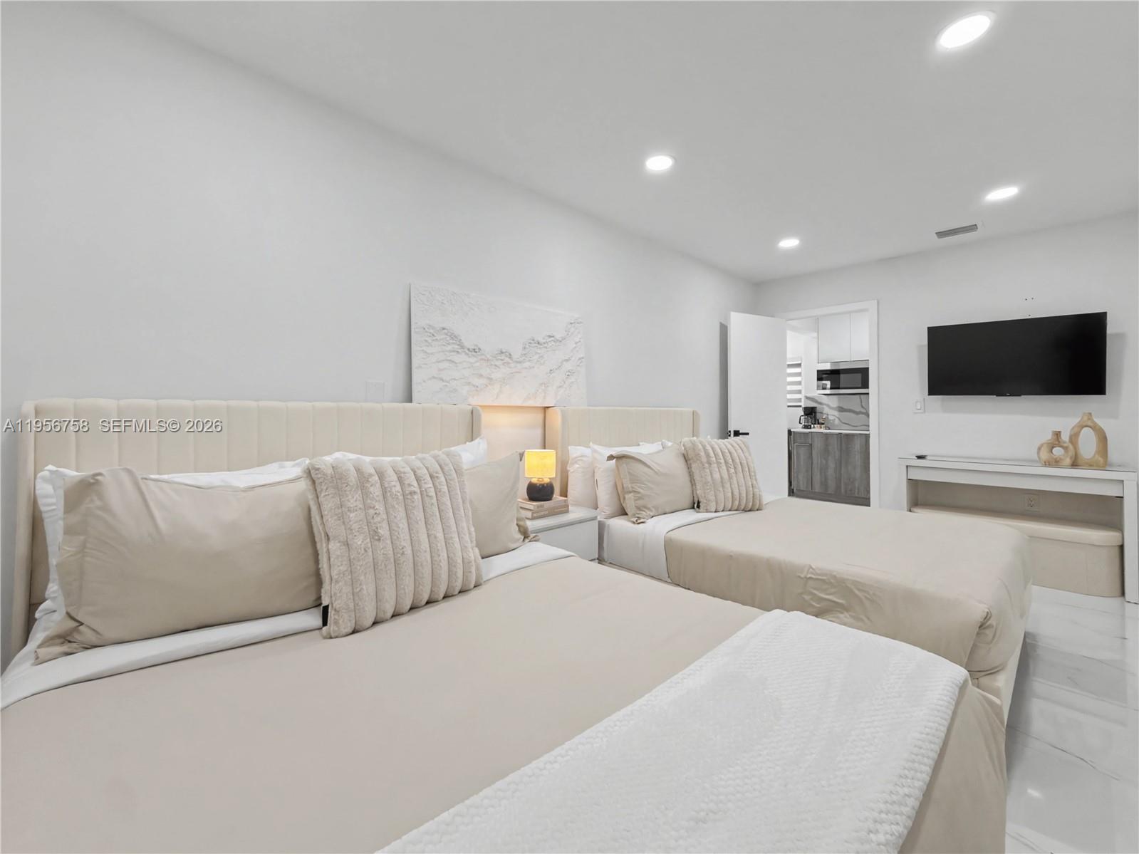 2490 Southwest 17th Street Miami, FL 33145 - Photo 26 of 36