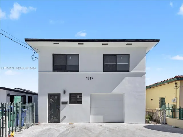 $1,400,000 | 2490 Southwest 17th Street, Miami, FL 33145