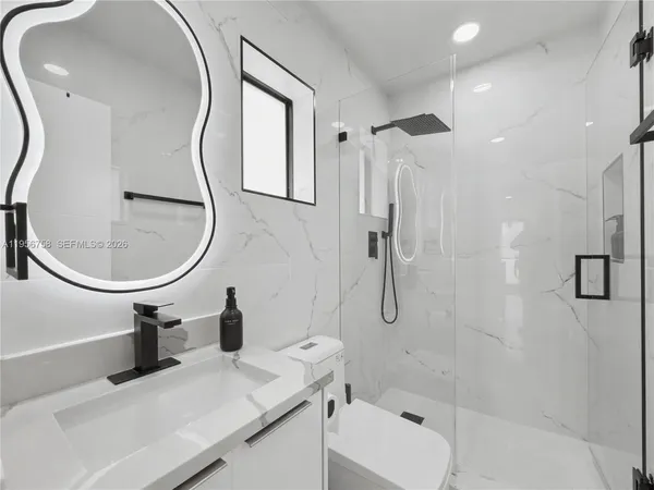 $1,400,000 | 2490 Southwest 17th Street, Miami, FL 33145