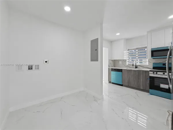 $1,400,000 | 2490 Southwest 17th Street, Miami, FL 33145