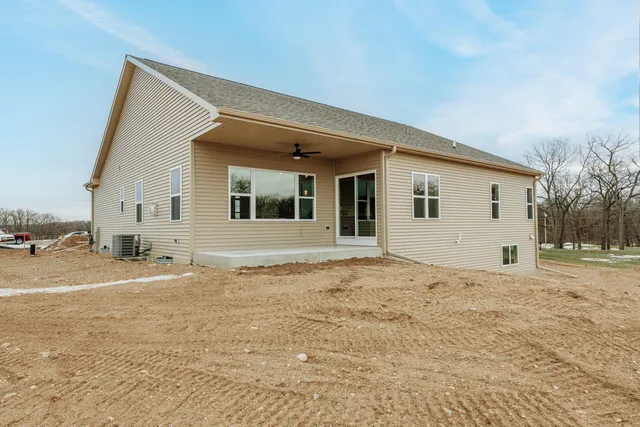 $599,000 | 1508 Mila Way, Burlington, WI 53105