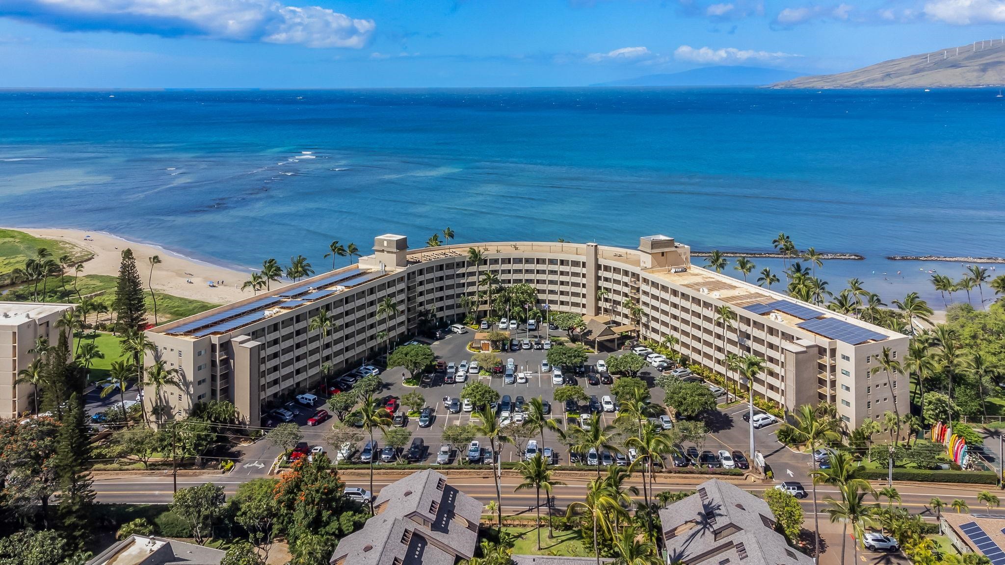 760 South Kihei Road, Unit 522 Kihei, HI 96753 - Photo 42 of 48 a large building with a outdoor space