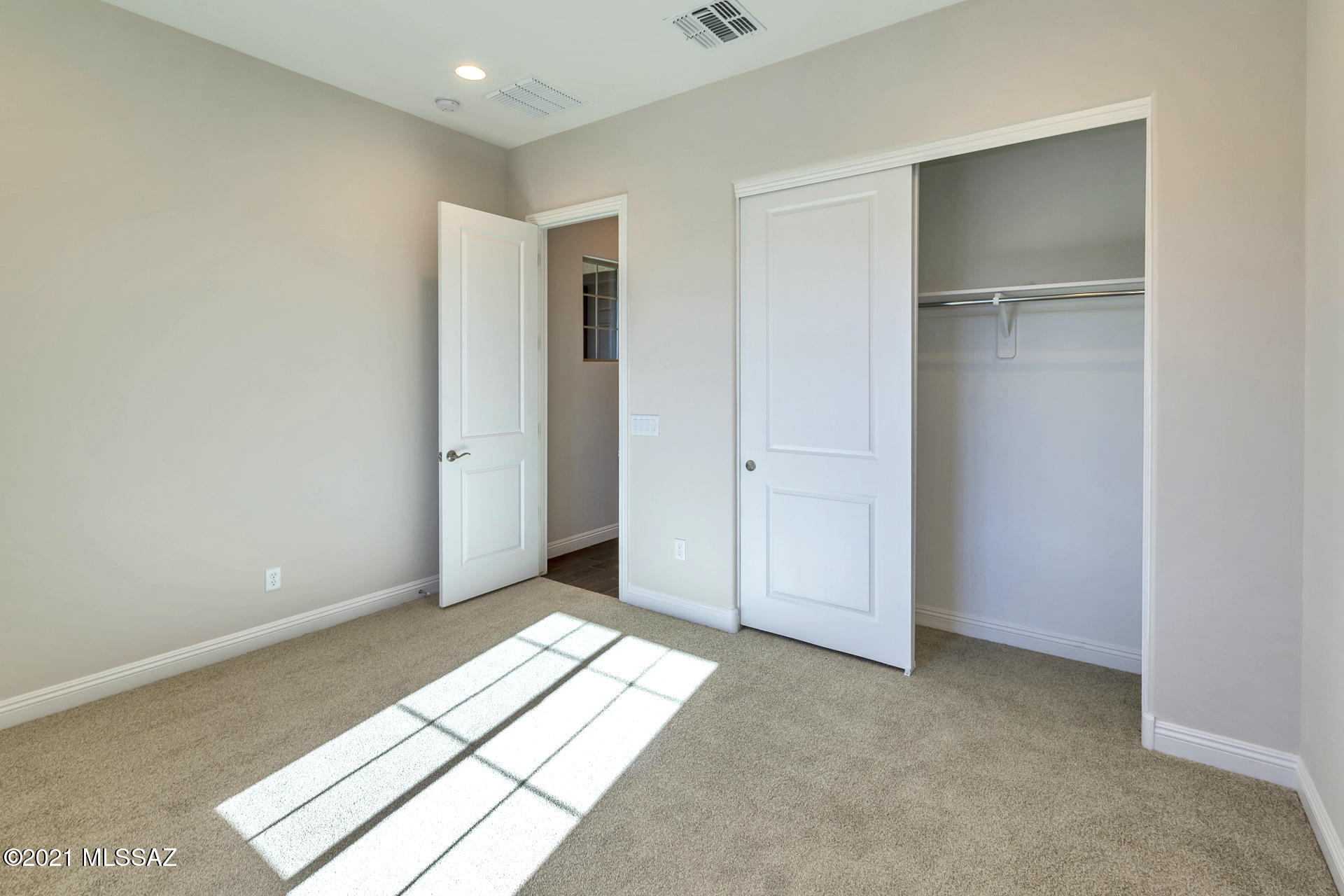 677 East Romsdalen Road East Tucson, AZ 85755 - Photo 24 of 44
