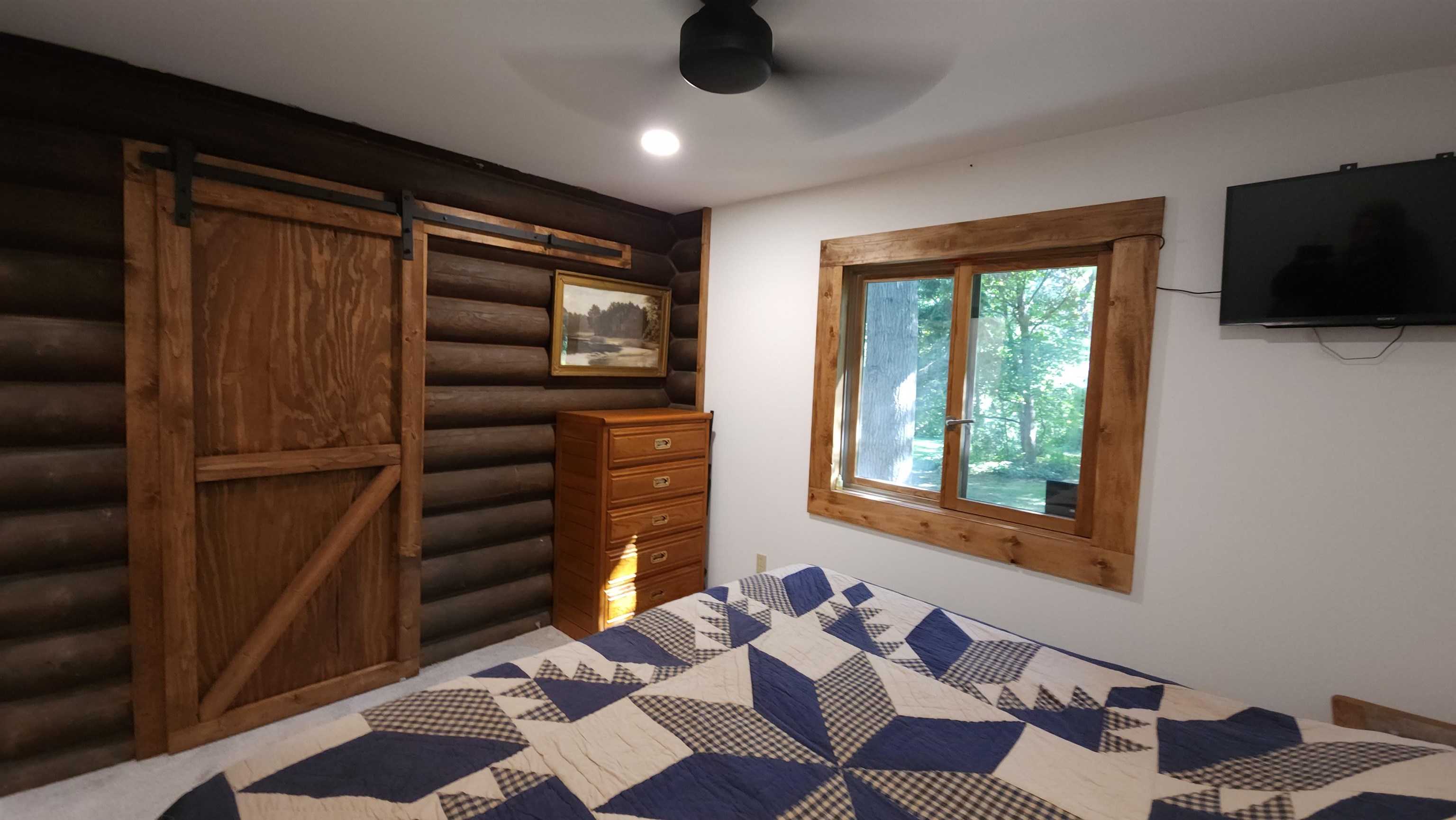 6262 North Eggert Road Rock City, IL 61070 - Photo 42 of 75 a livingroom with furniture and a flat screen tv