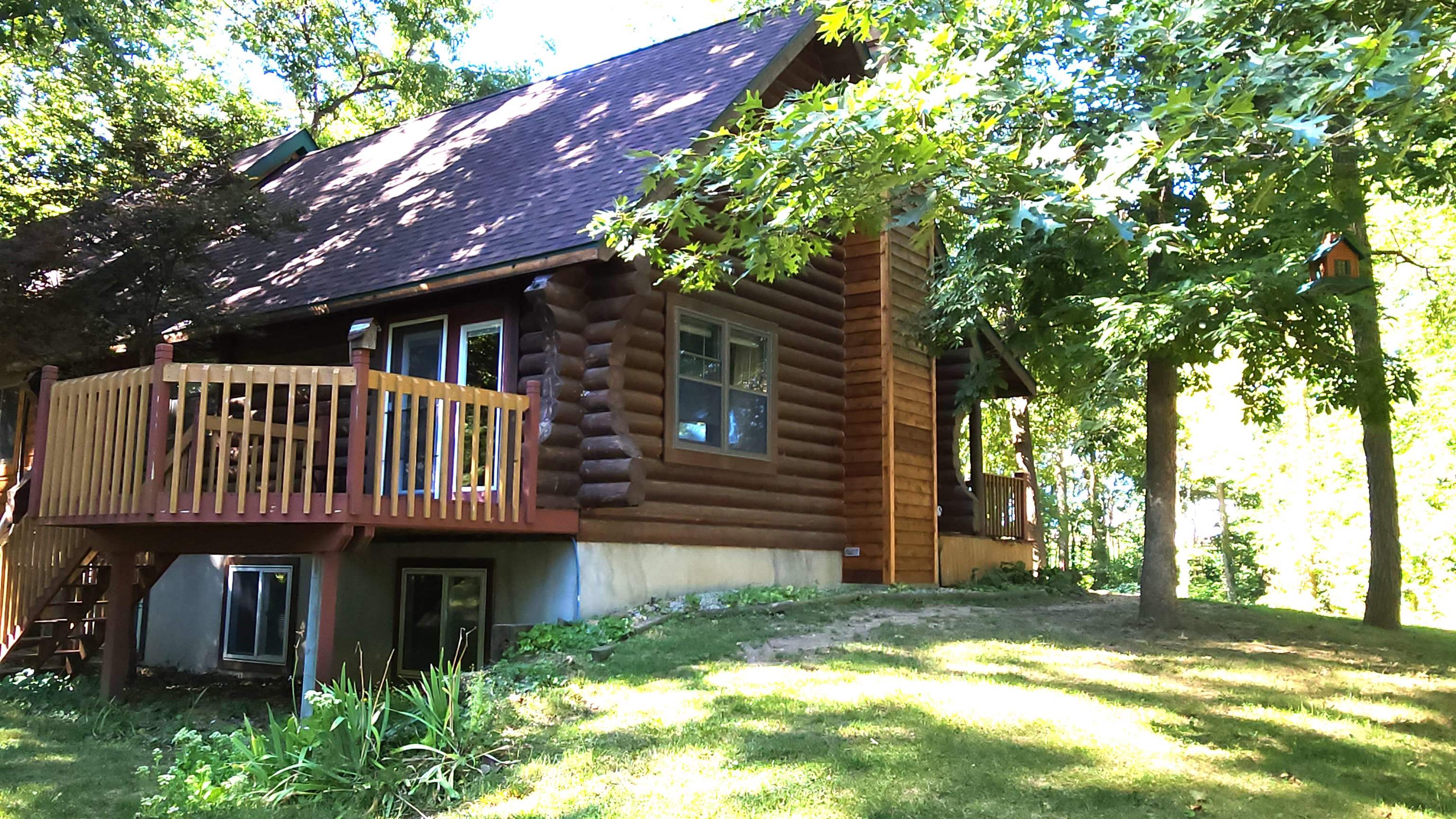 6262 North Eggert Road Rock City, IL 61070 - Photo 72 of 75 a front view of a house with a garden