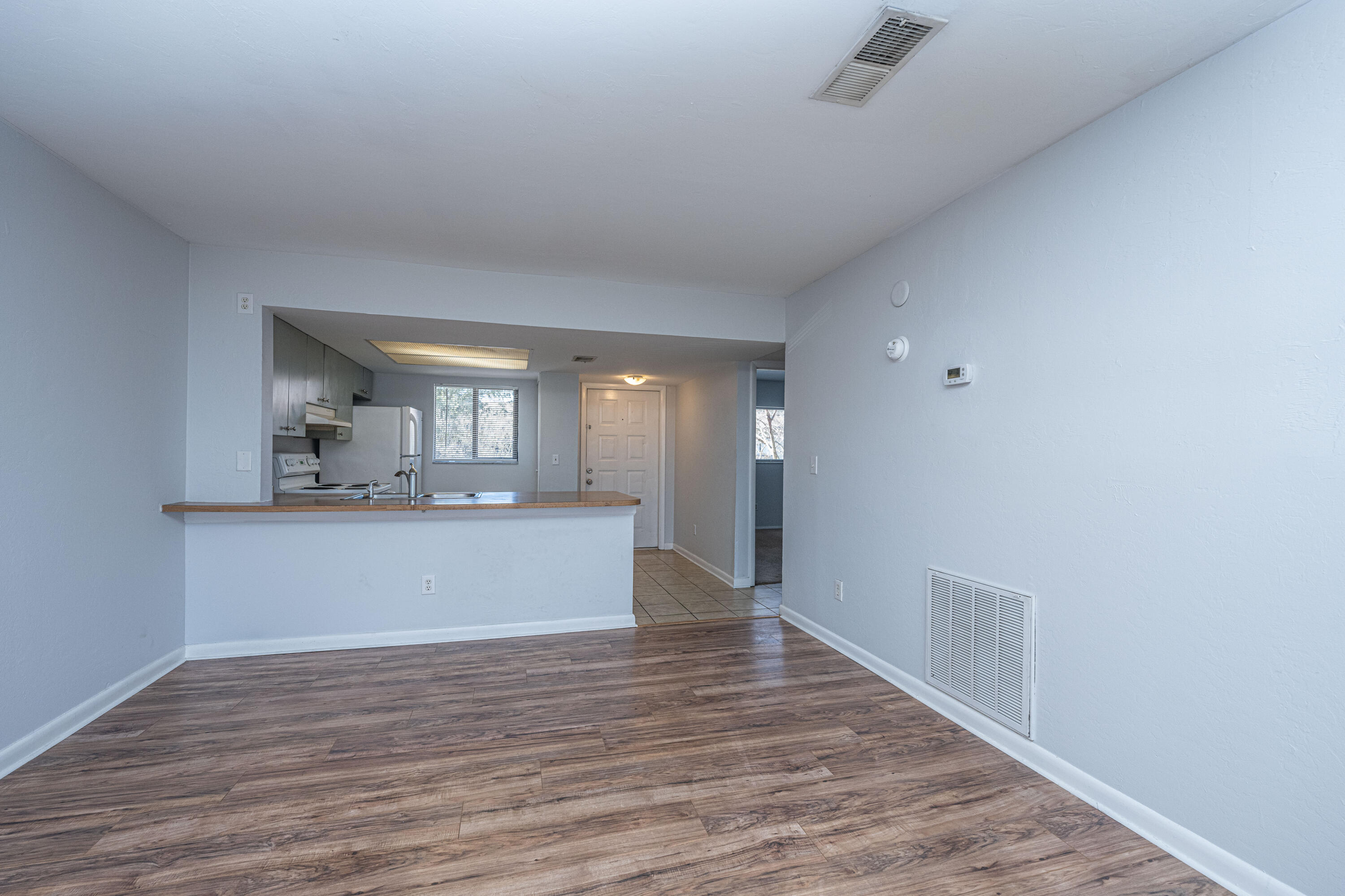 2178 Bees Ferry Road, Unit 1905 Charleston, SC 29414 - Photo 3 of 27 2178BeesFerryRdAptE21