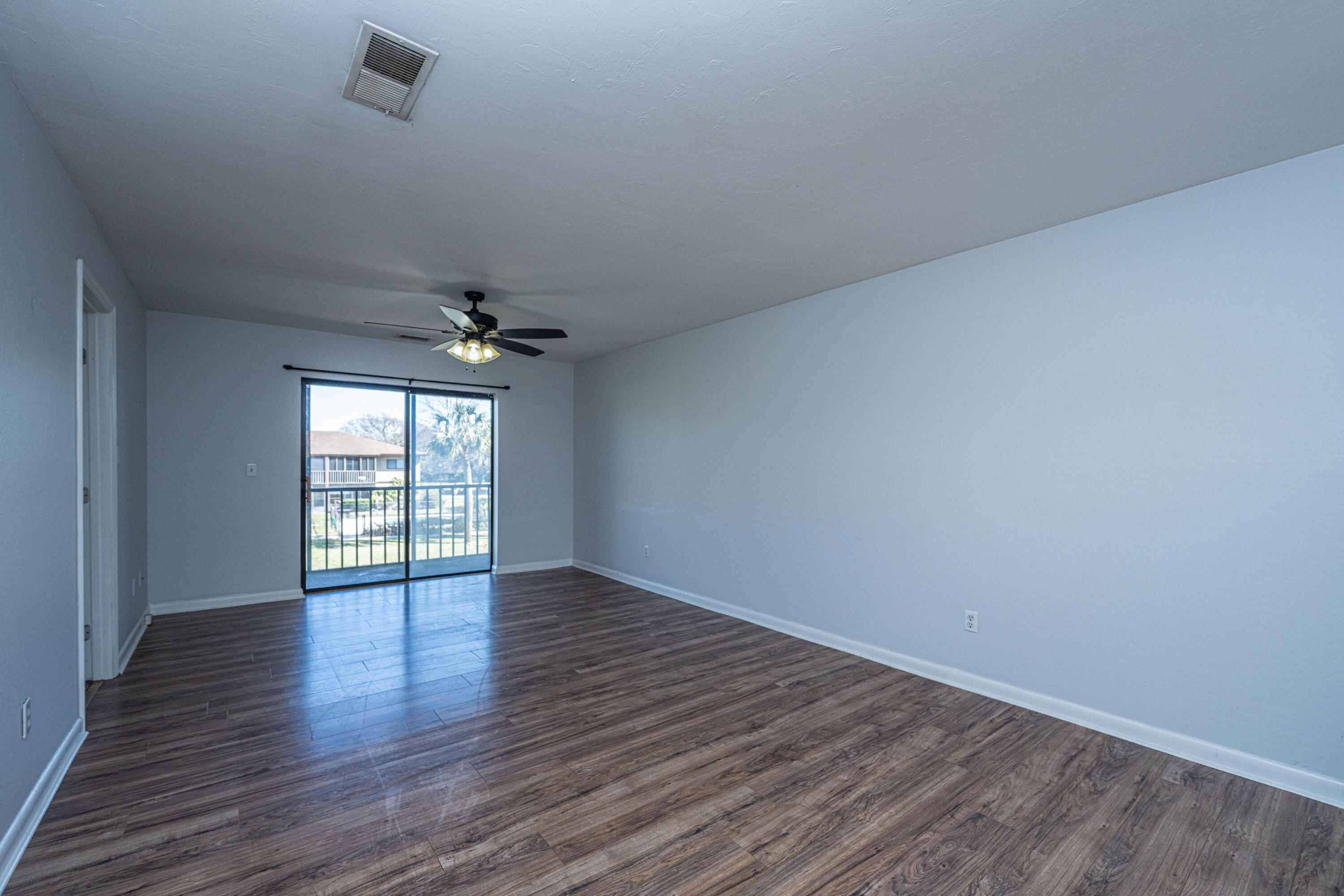 2178 Bees Ferry Road, Unit 1905 Charleston, SC 29414 - Photo 9 of 27 2178BeesFerryRdAptE06