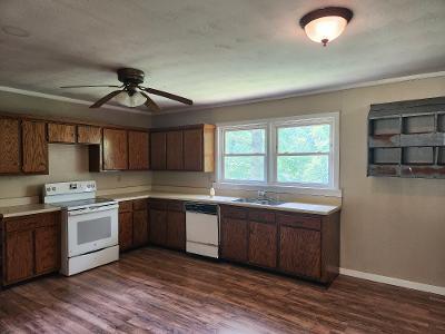 2108 St Clairs Creek Road Chilhowie, VA 24319 - Photo 5 of 11 thumbnail (6)