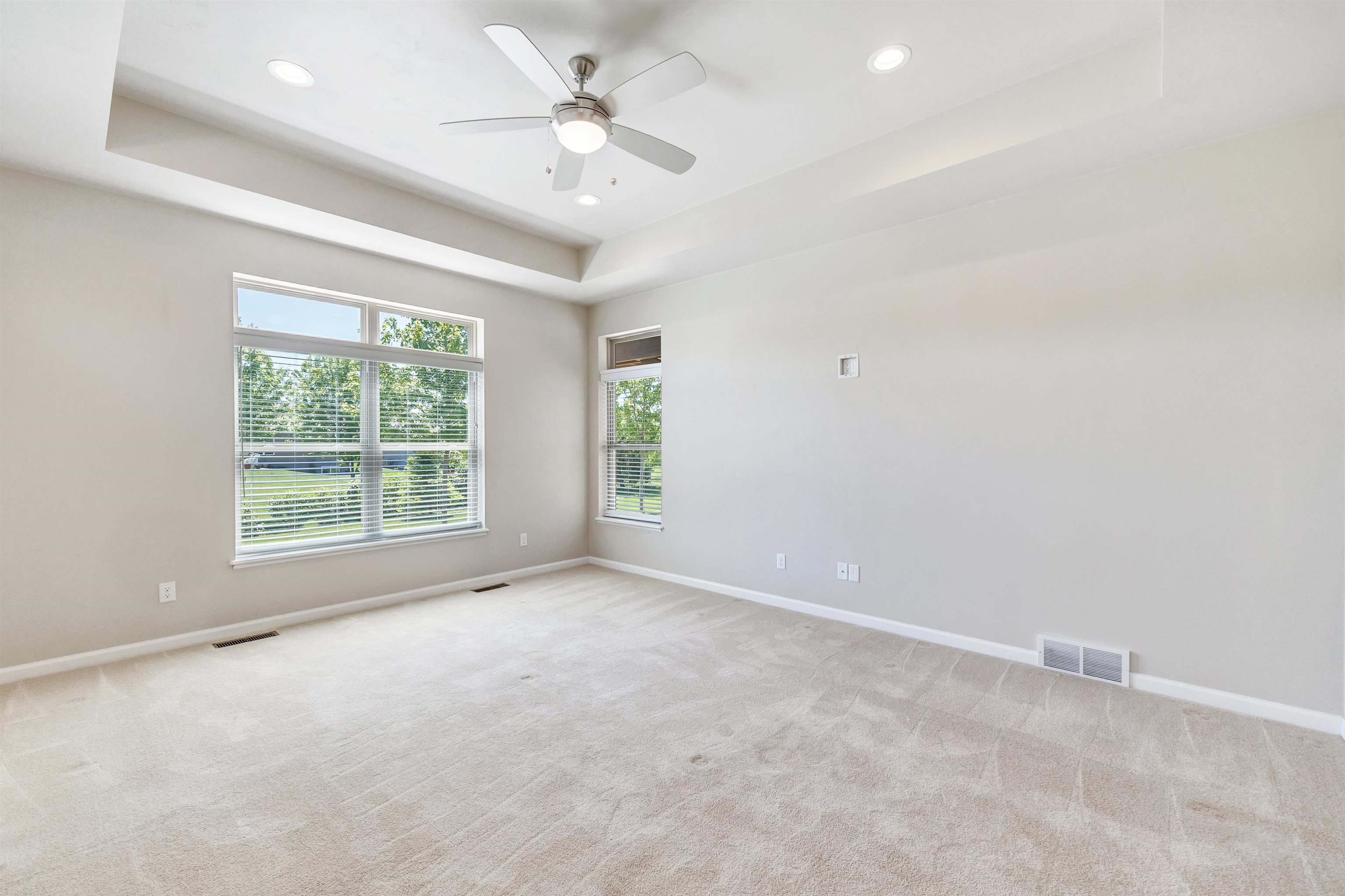 210 Bedford Road Green Bay, WI 54311 - Photo 17 of 46
