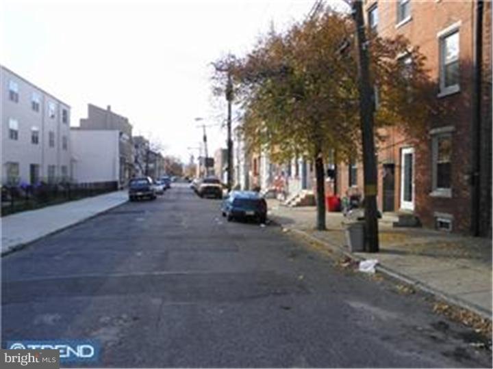 2726 Edgemont Street Philadelphia, PA 19134 - Photo 3 of 4 Gallery Image 3