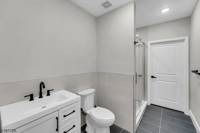 $1,150,000 | 4 Lenape Lane, Unit 805, Old Tappan, NJ 07675