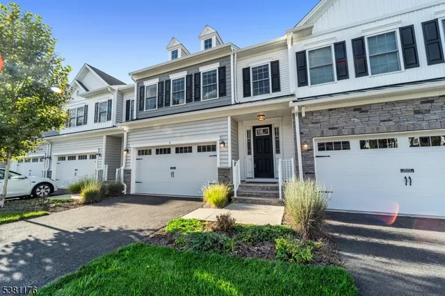 $1,150,000 | 4 Lenape Lane, Unit 805, Old Tappan, NJ 07675