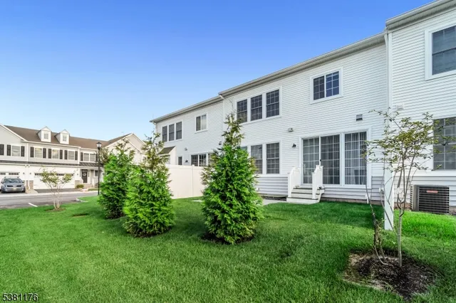 $1,150,000 | 4 Lenape Lane, Unit 805, Old Tappan, NJ 07675