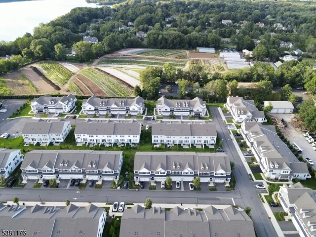 $1,150,000 | 4 Lenape Lane, Unit 805, Old Tappan, NJ 07675