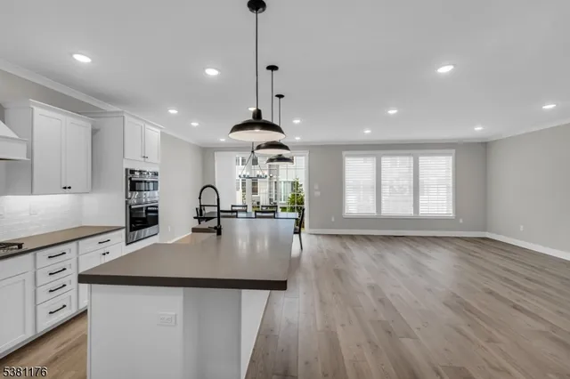 $1,150,000 | 4 Lenape Lane, Unit 805, Old Tappan, NJ 07675