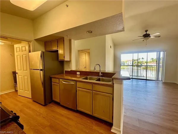 $1,545 | 4700 St Croix Lane, Unit 335, Naples, FL 34109