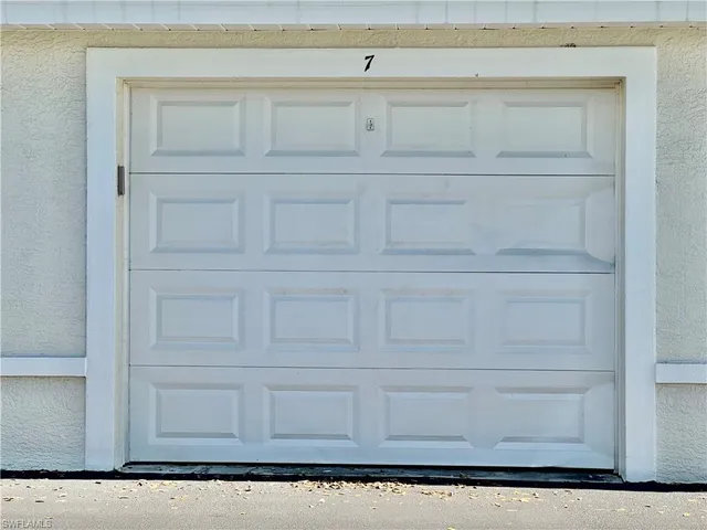 $1,650 | 4700 St Croix Lane, Unit 335, Naples, FL 34109