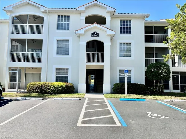 $1,650 | 4700 St Croix Lane, Unit 335, Naples, FL 34109