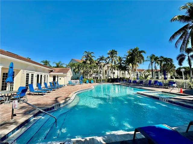 $1,650 | 4700 St Croix Lane, Unit 335, Naples, FL 34109